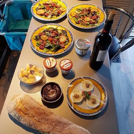 A Avec Piscine Et Jardin Chalet