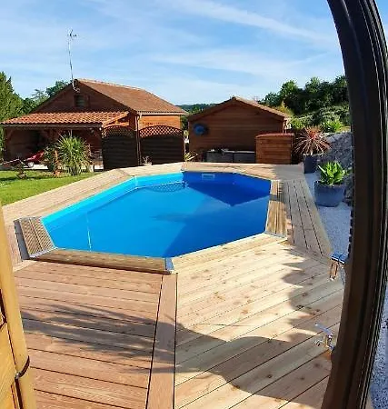 Chalet A Avec Piscine Et Jardin Dausse