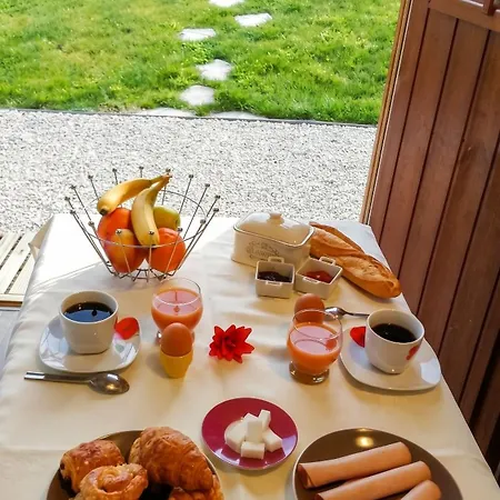 A Avec Piscine Et Jardin Chalet