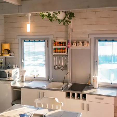 Chalet A Avec Piscine Et Jardin