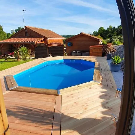 A Avec Piscine Et Jardin *