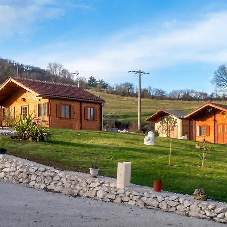 Chalet A Avec Piscine Et Jardin Dausse