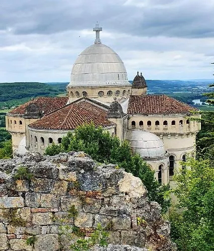 Chalet A Avec Piscine Et Jardin Dausse