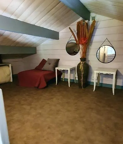 A Avec Piscine Et Jardin Chalet Dausse