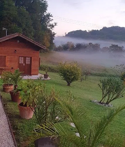 Chalet A Avec Piscine Et Jardin